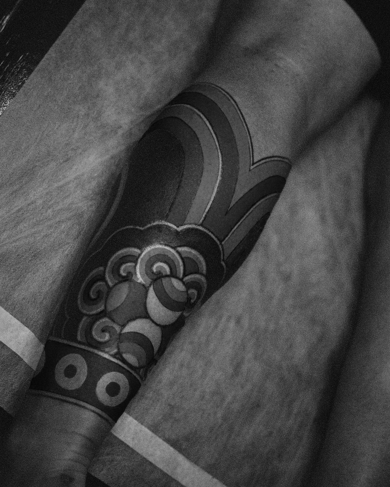 Dancheong — calf, black & grey — 2025, Image 8